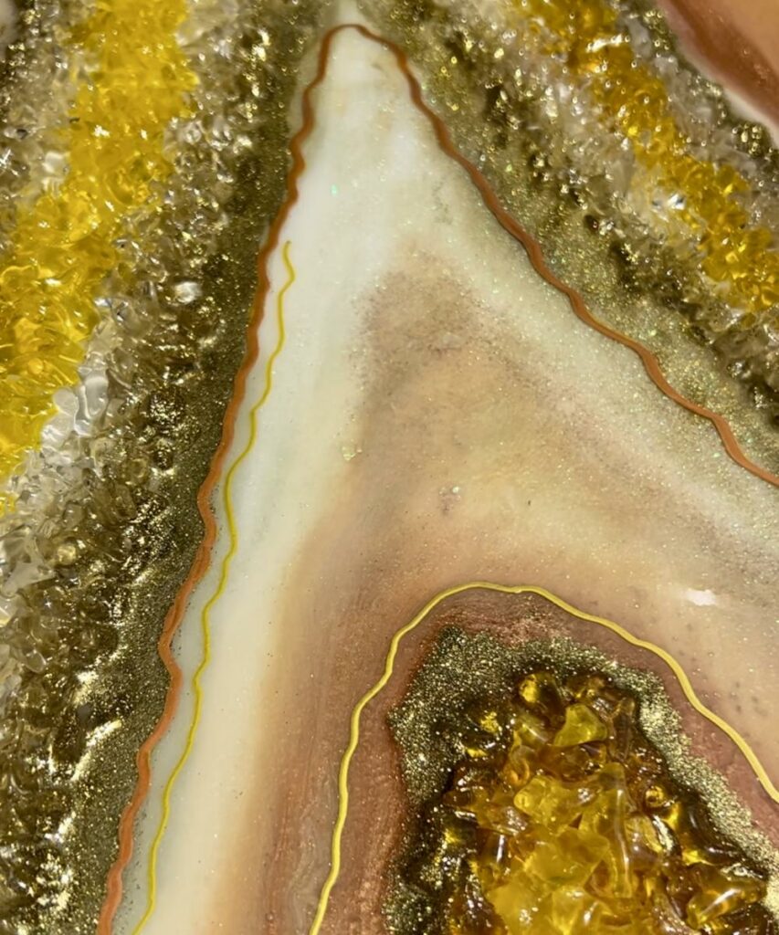#artwork #abstractart #abstractartwork #abstractartworks #abstractart #wallart #wallartdecor #wallarts #resinart #resinartwork #uniqueart #uniqueartwork #handmade #handmadeart #handmadeartwork #interiorwallart #modernart #contemporaryart #artforyourhome #abstractartforlivingroom #luxuryart #artforluxuryhome #dailyart #artdaily #geode #geodeart #geoderesinart #espana #andalucia